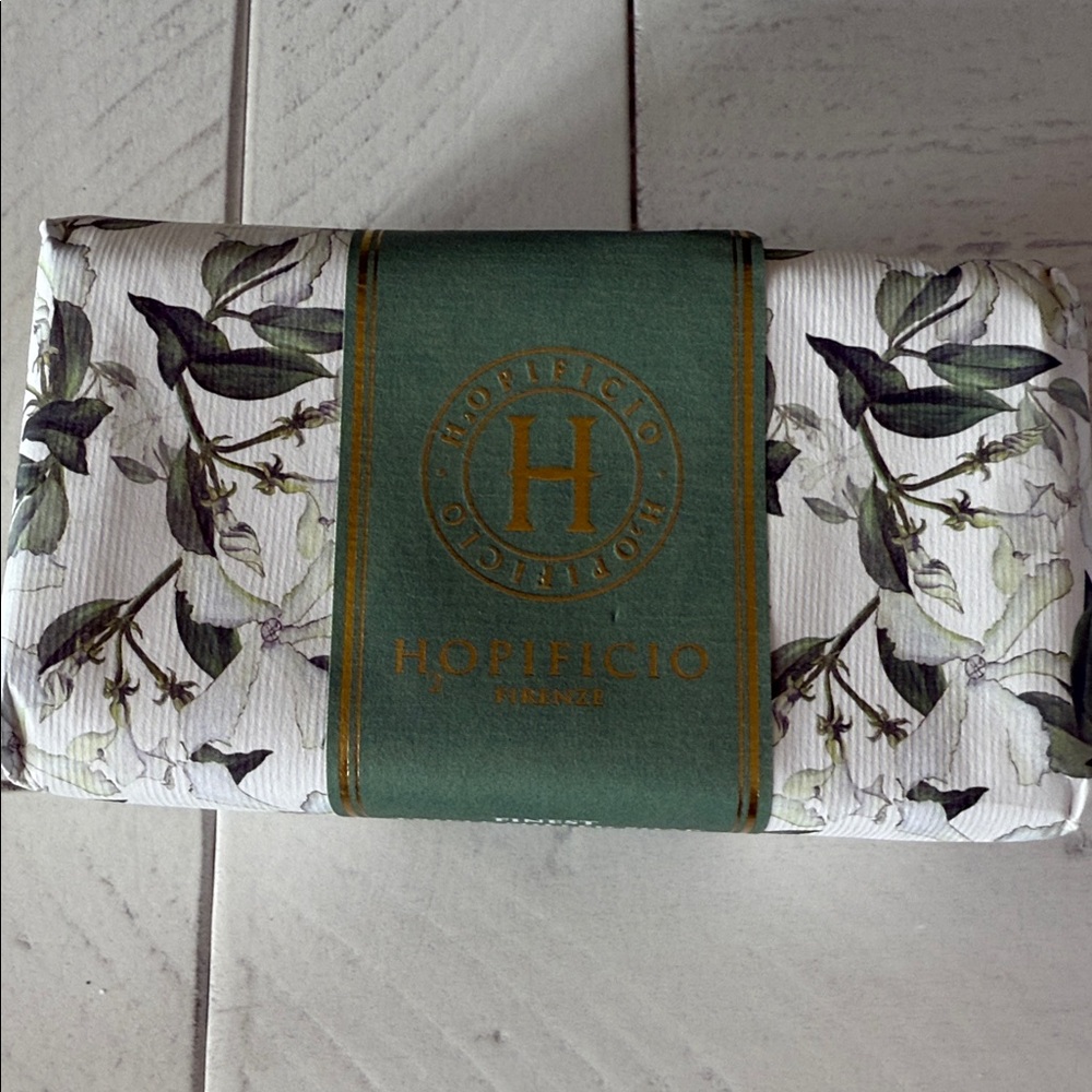 Hopifcio classic Jasmine triple milled soap.
